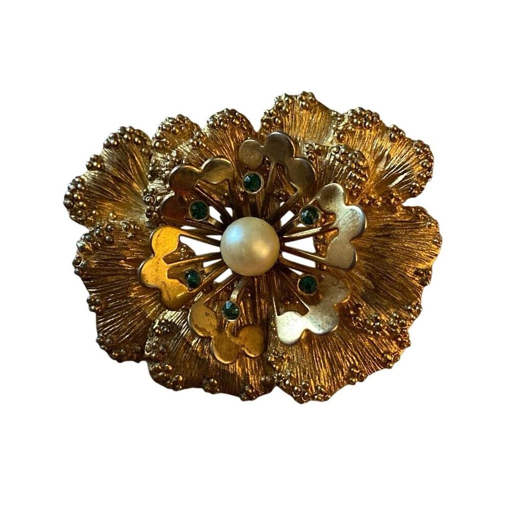 VINTAGE Sarah Coventry Signed Gold Tone Flower Green Stone Faux Pearl Brooch